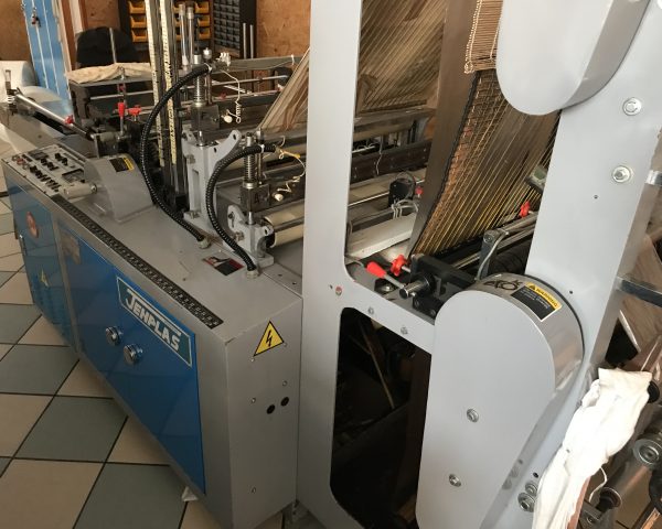 HM-800DB4 4-pályás talphegesztett tasak és ingvállas táska gyártó gép stancolás nélkül